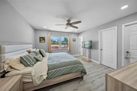 691 Gulf Bay Road Longboat Key FL 34228