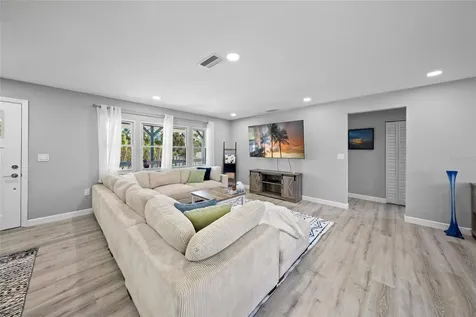 691 Gulf Bay Road Longboat Key FL 34228
