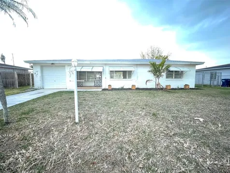 4518 Groveland Street Bradenton FL 34207