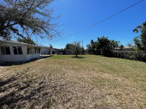 4518 Groveland Street Bradenton FL 34207