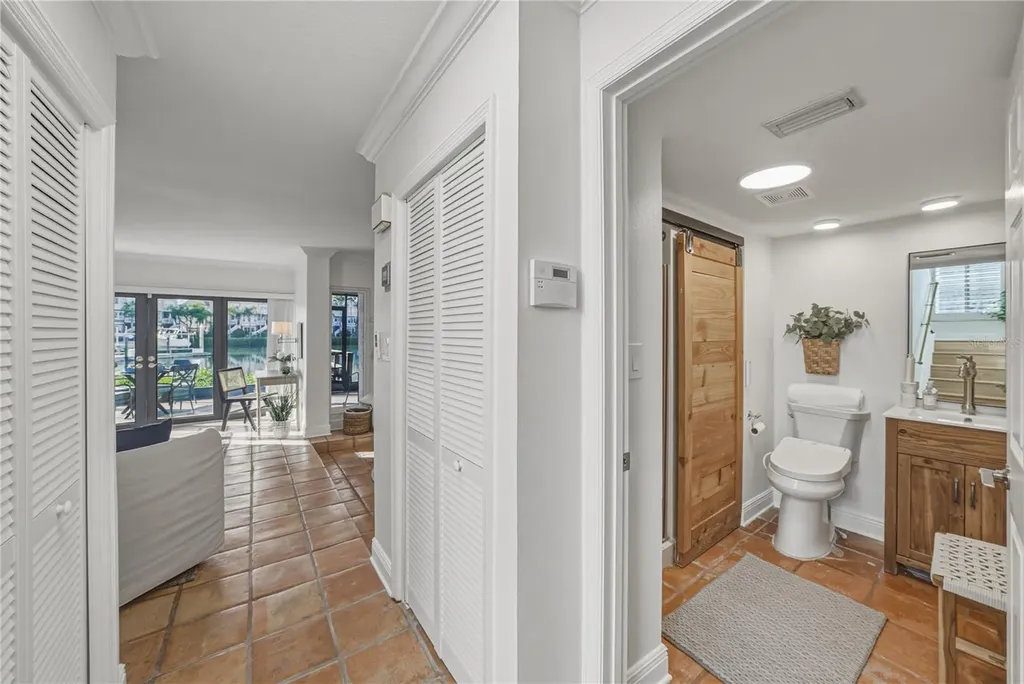 4306 Harbor House Drive Tampa FL 33615