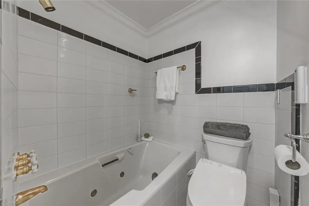 4306 Harbor House Drive Tampa FL 33615