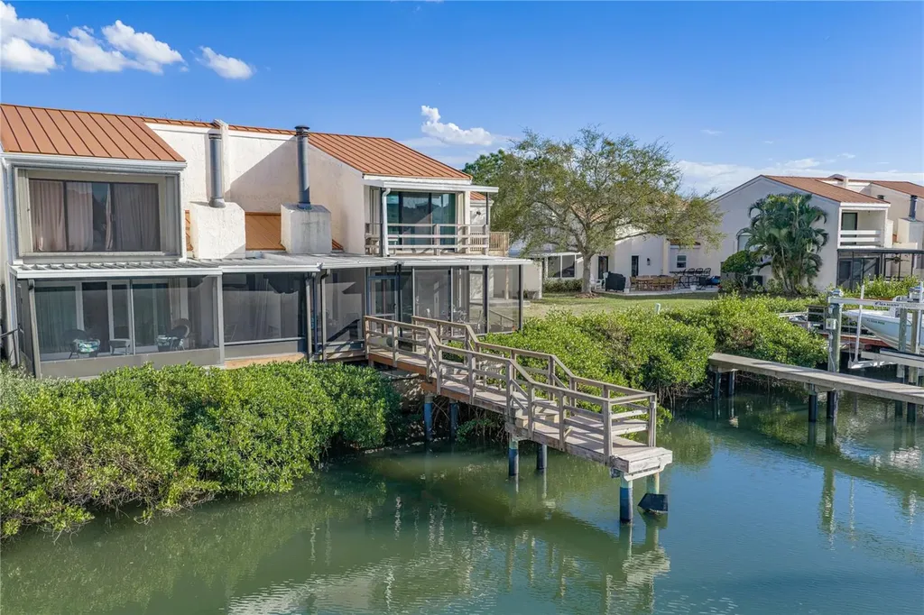 4306 Harbor House Drive Tampa FL 33615