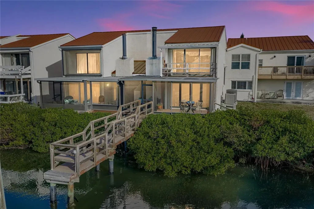 4306 Harbor House Drive Tampa FL 33615