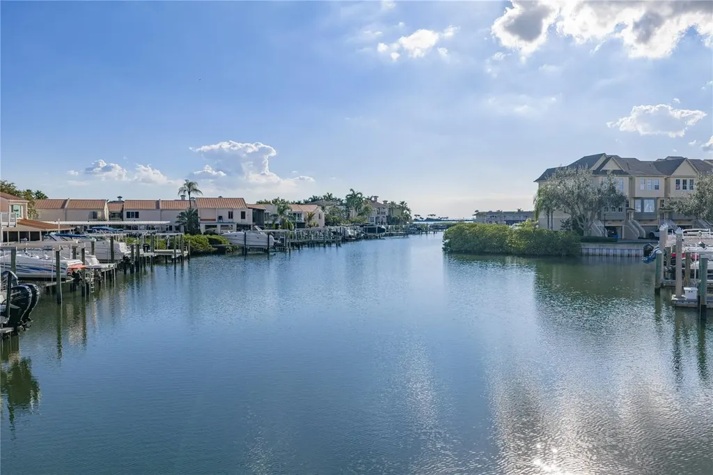 4306 Harbor House Drive Tampa FL 33615