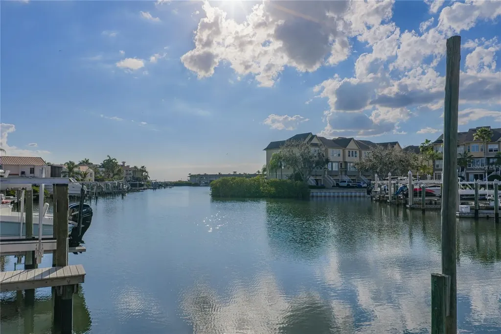 4306 Harbor House Drive Tampa FL 33615