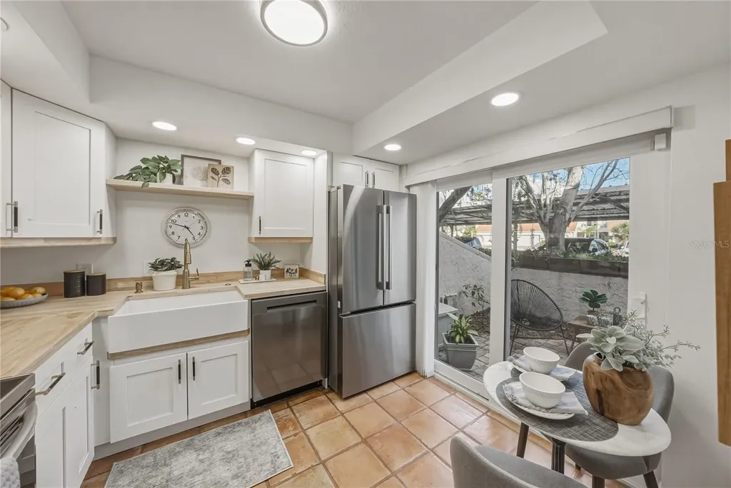 4306 Harbor House Drive Tampa FL 33615