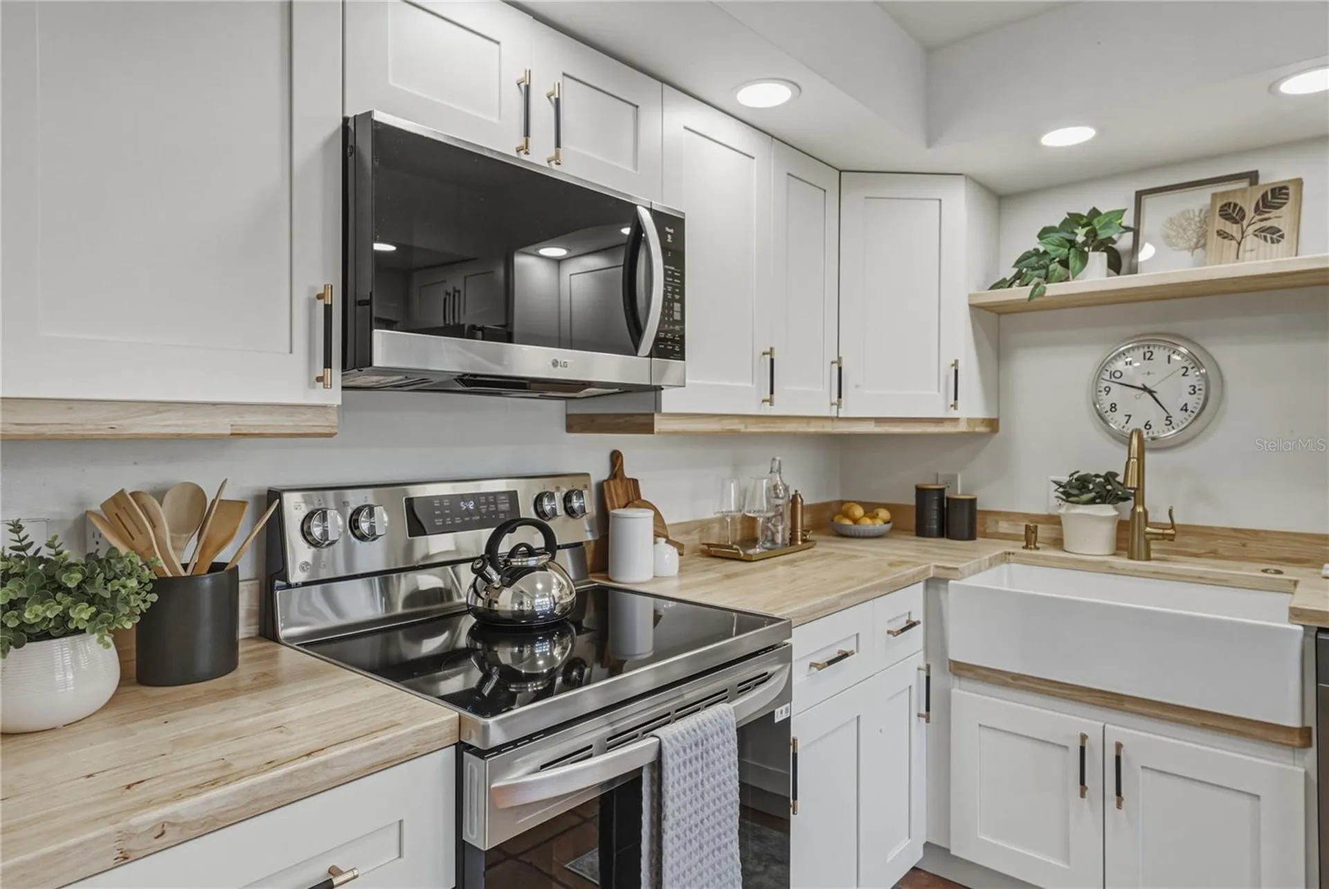 4306 Harbor House Drive Tampa FL 33615