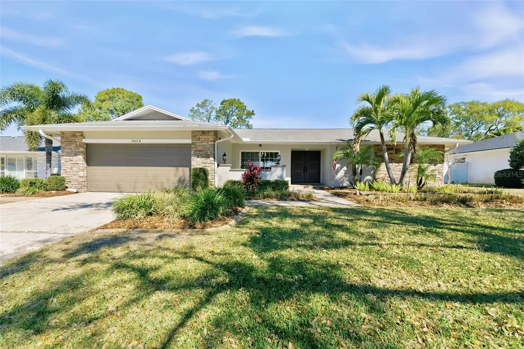 2654 Clubhouse Drive N Clearwater FL 33761