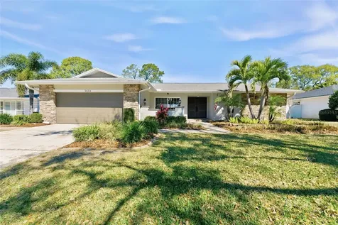 2654 Clubhouse Drive N Clearwater FL 33761