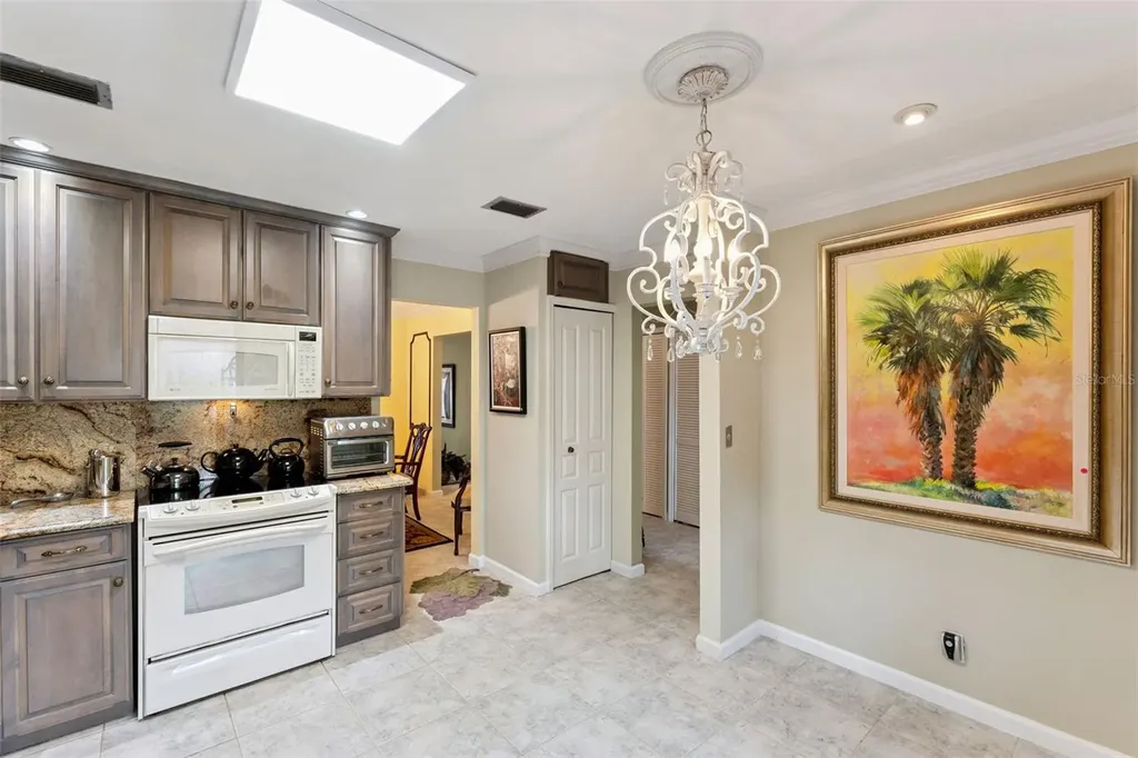 690 Lake Villas Drive Altamonte Springs FL 32701