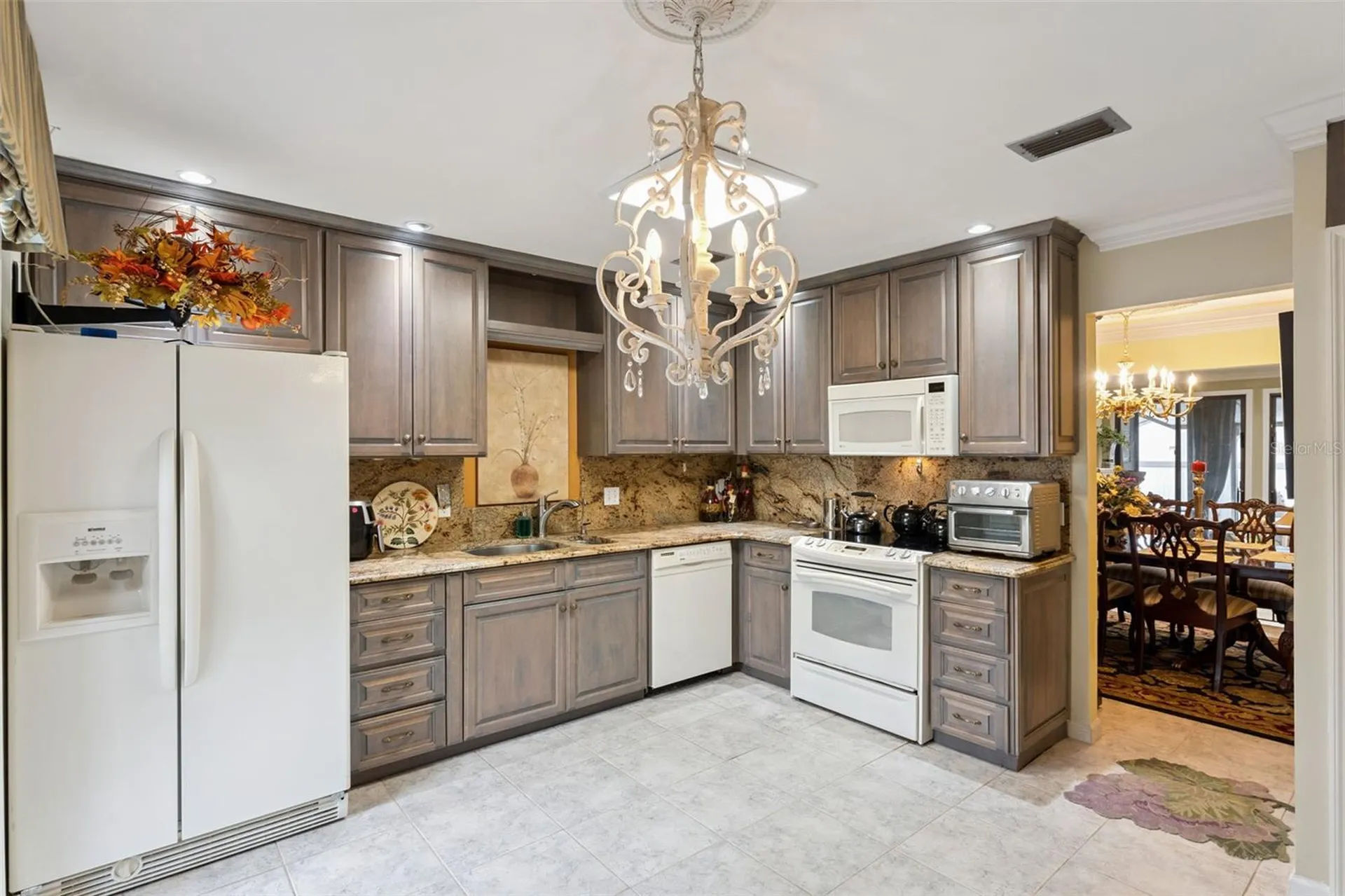 690 Lake Villas Drive Altamonte Springs FL 32701