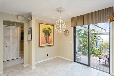 690 Lake Villas Drive Altamonte Springs FL 32701
