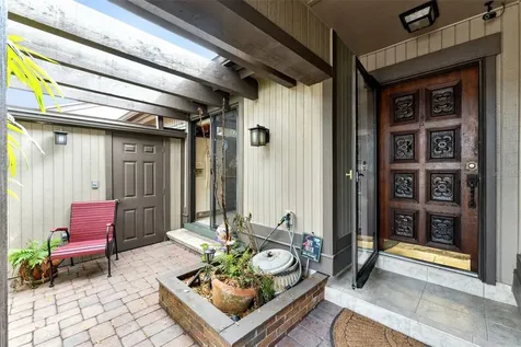 690 Lake Villas Drive Altamonte Springs FL 32701