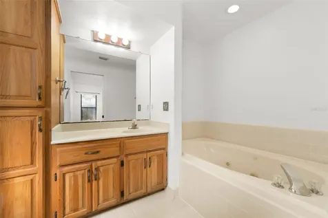 568 NW 39th Drive Gainesville FL 32607