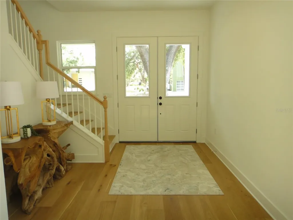 2704 W Tyson Avenue Tampa FL 33611