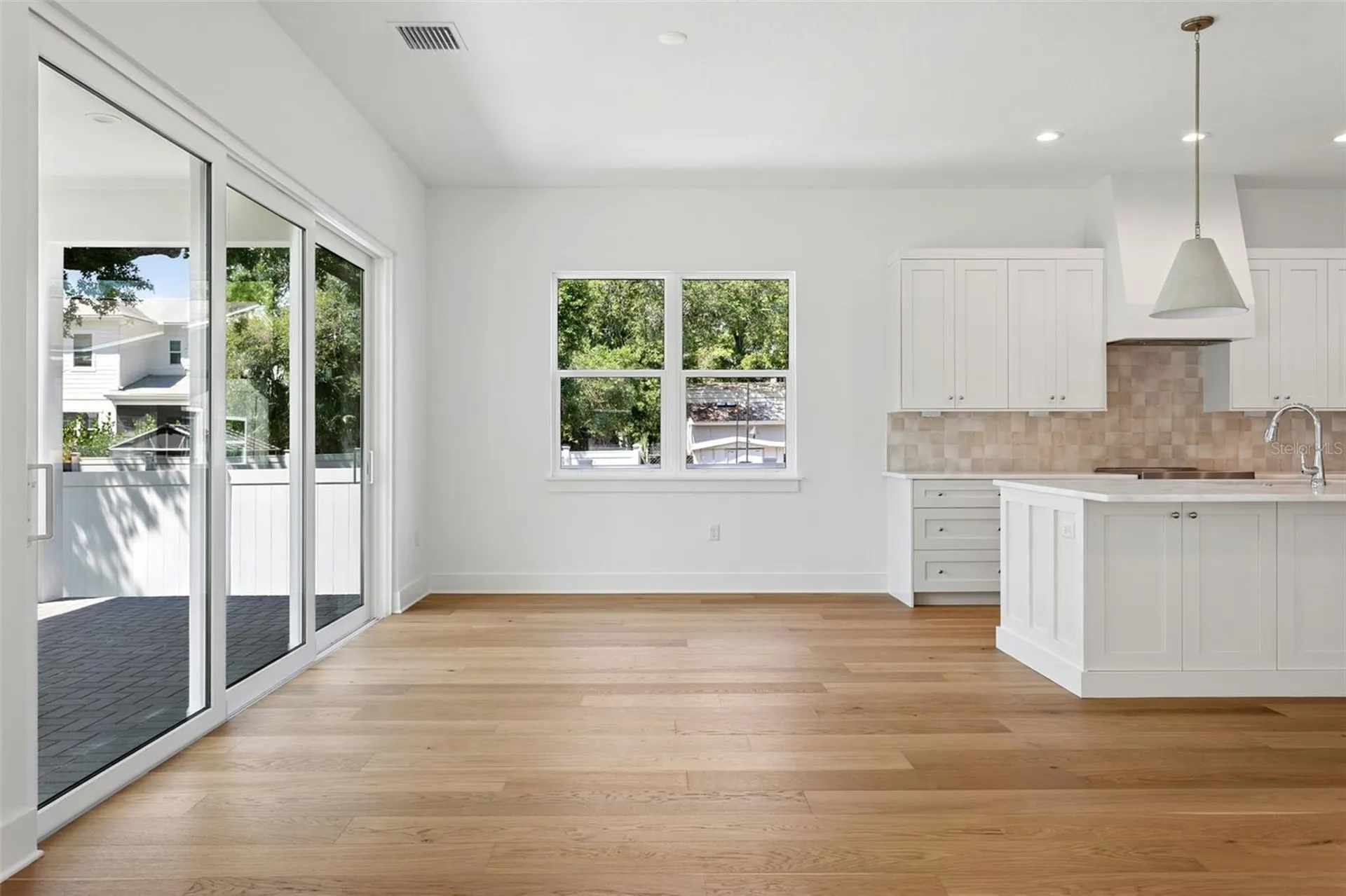 2704 W Tyson Avenue Tampa FL 33611