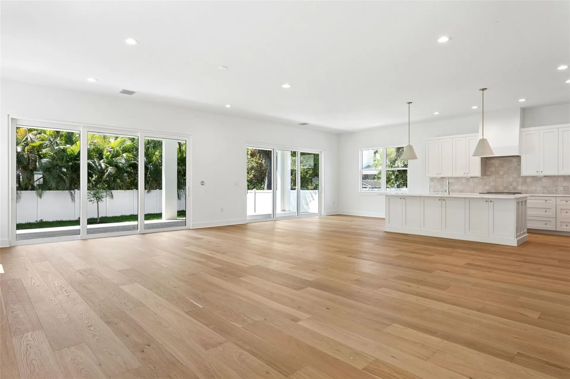 2704 W Tyson Avenue Tampa FL 33611