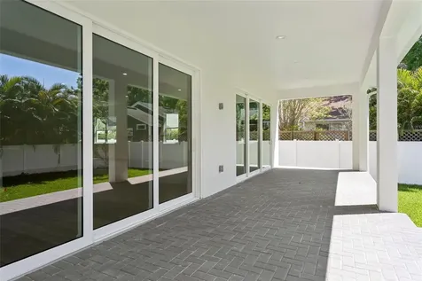 2704 W Tyson Avenue Tampa FL 33611