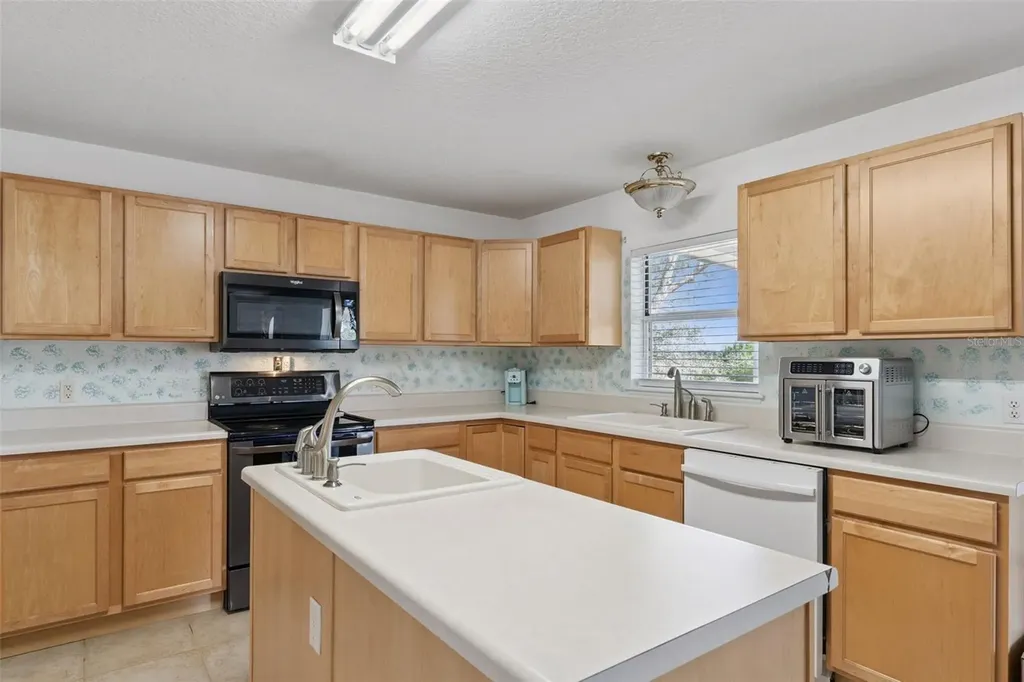 1614 Ridgemoor Drive Mascotte FL 34753