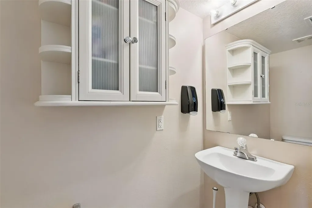 1614 Ridgemoor Drive Mascotte FL 34753