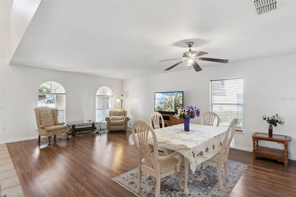 1614 Ridgemoor Drive Mascotte FL 34753