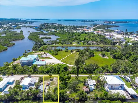 240 Riverview Avenue Englewood FL 34223