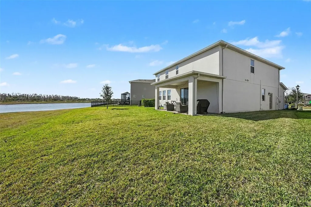 2326 Village Amble Loop Lutz FL 33558