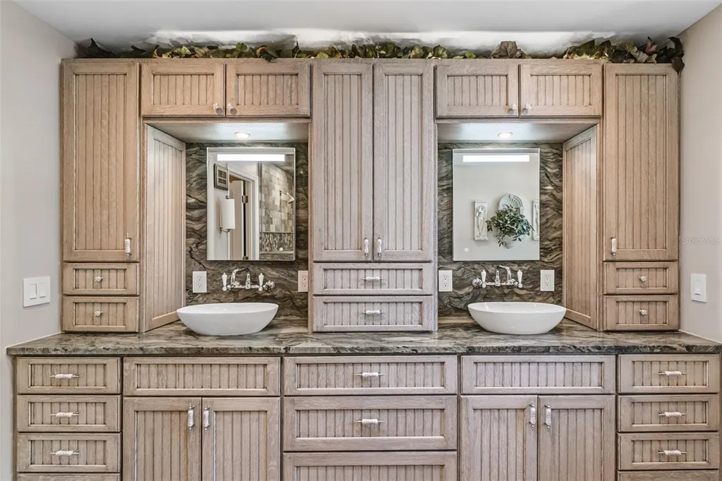 8309 Shadow Pine Way Sarasota FL 34238