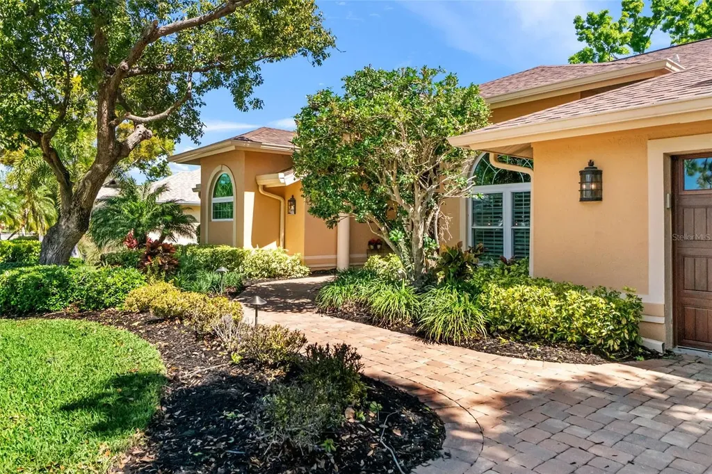 8309 Shadow Pine Way Sarasota FL 34238