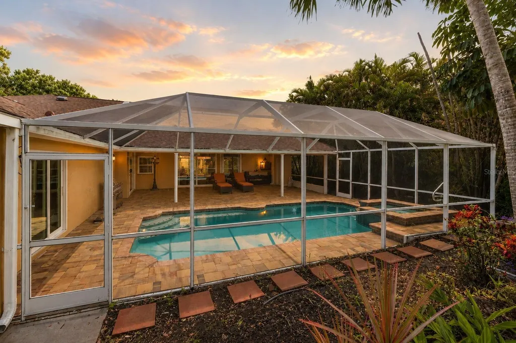 8309 Shadow Pine Way Sarasota FL 34238