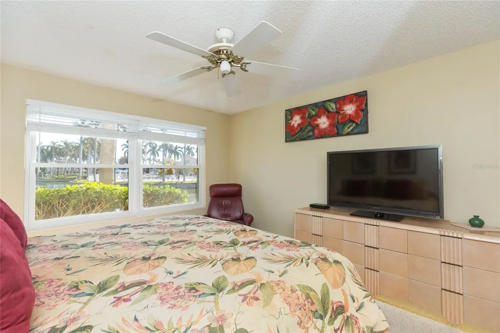 6080 Bahia Del Mar Circle St Petersburg FL 33715