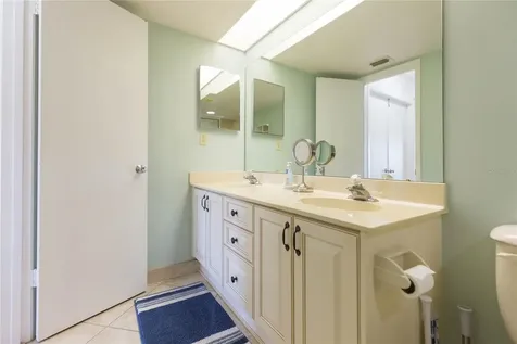 6080 Bahia Del Mar Circle St Petersburg FL 33715