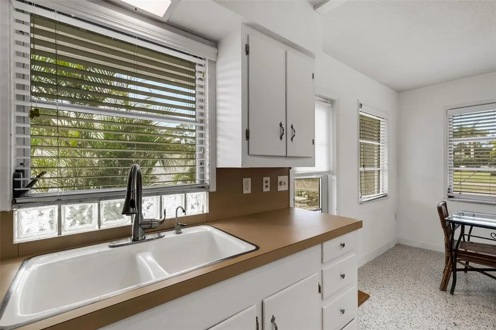 533 Granada Avenue Venice FL 34285