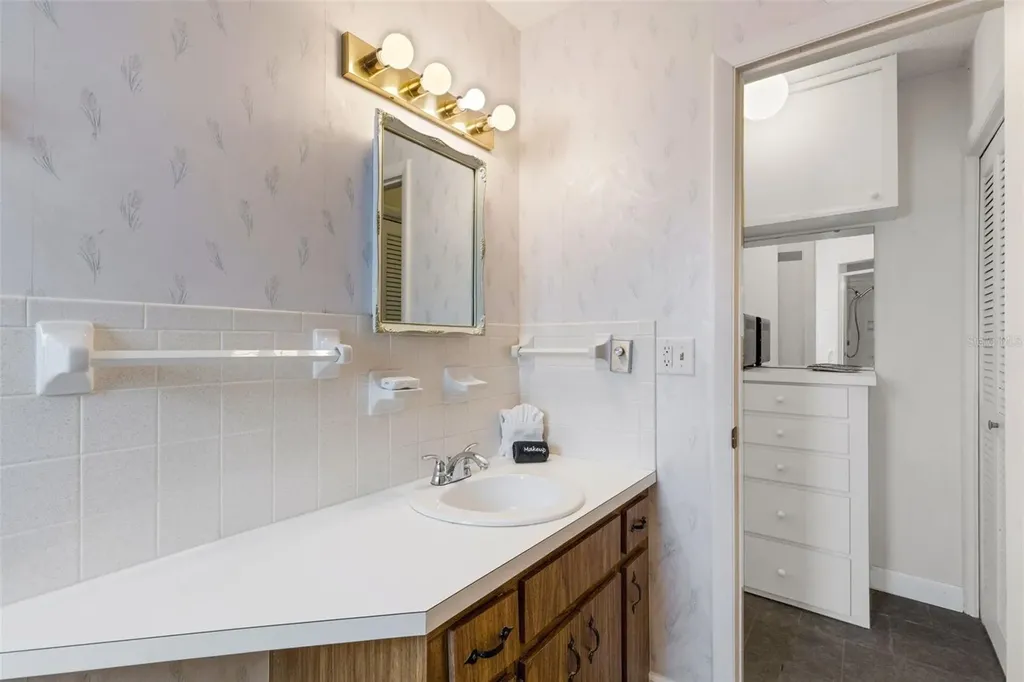 533 Granada Avenue Venice FL 34285