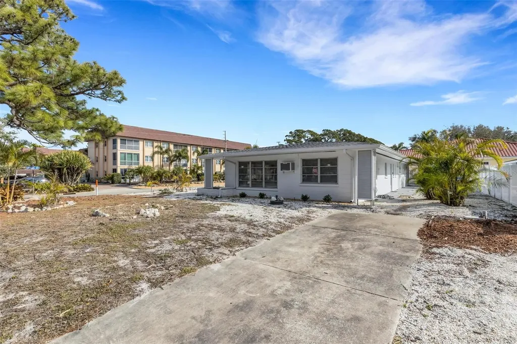 533 Granada Avenue Venice FL 34285