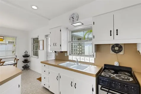533 Granada Avenue Venice FL 34285