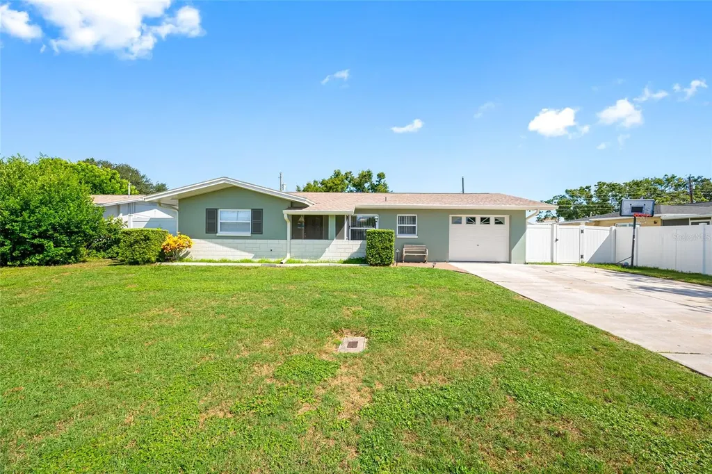 14095 Chamberlain Avenue Largo FL 33774
