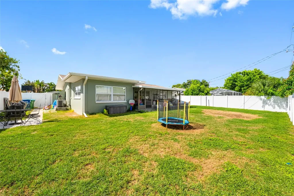 14095 Chamberlain Avenue Largo FL 33774
