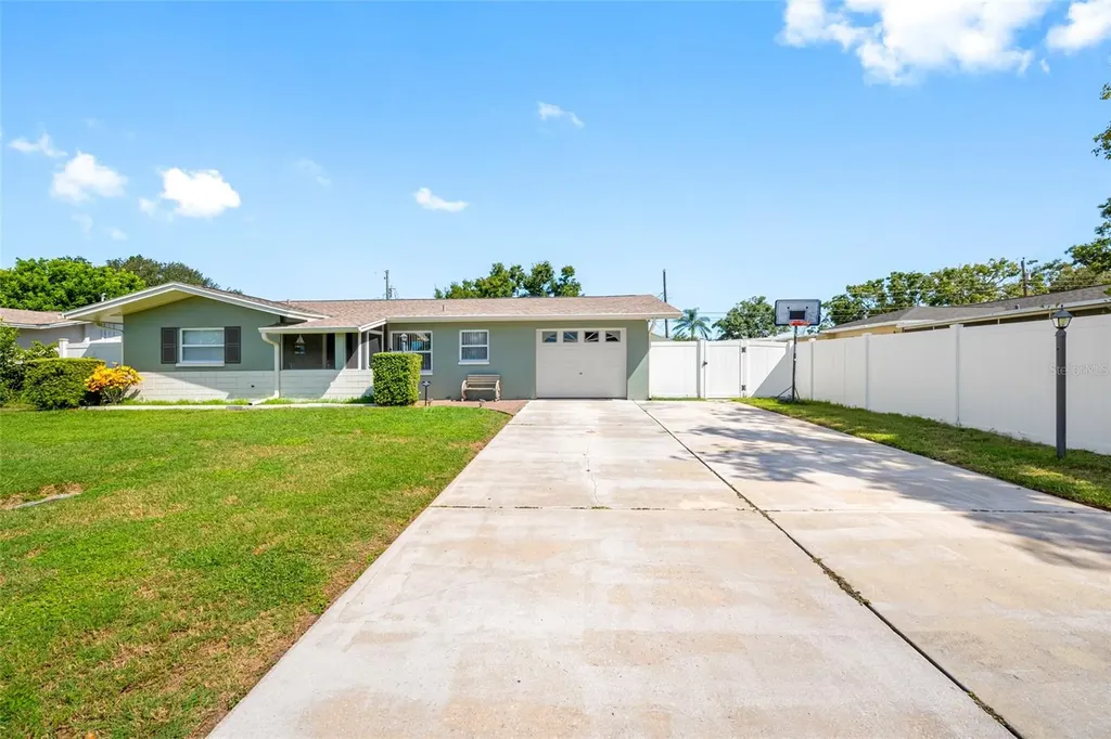14095 Chamberlain Avenue Largo FL 33774