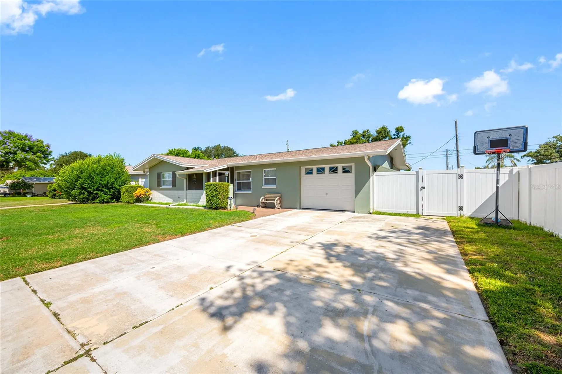 14095 Chamberlain Avenue Largo FL 33774