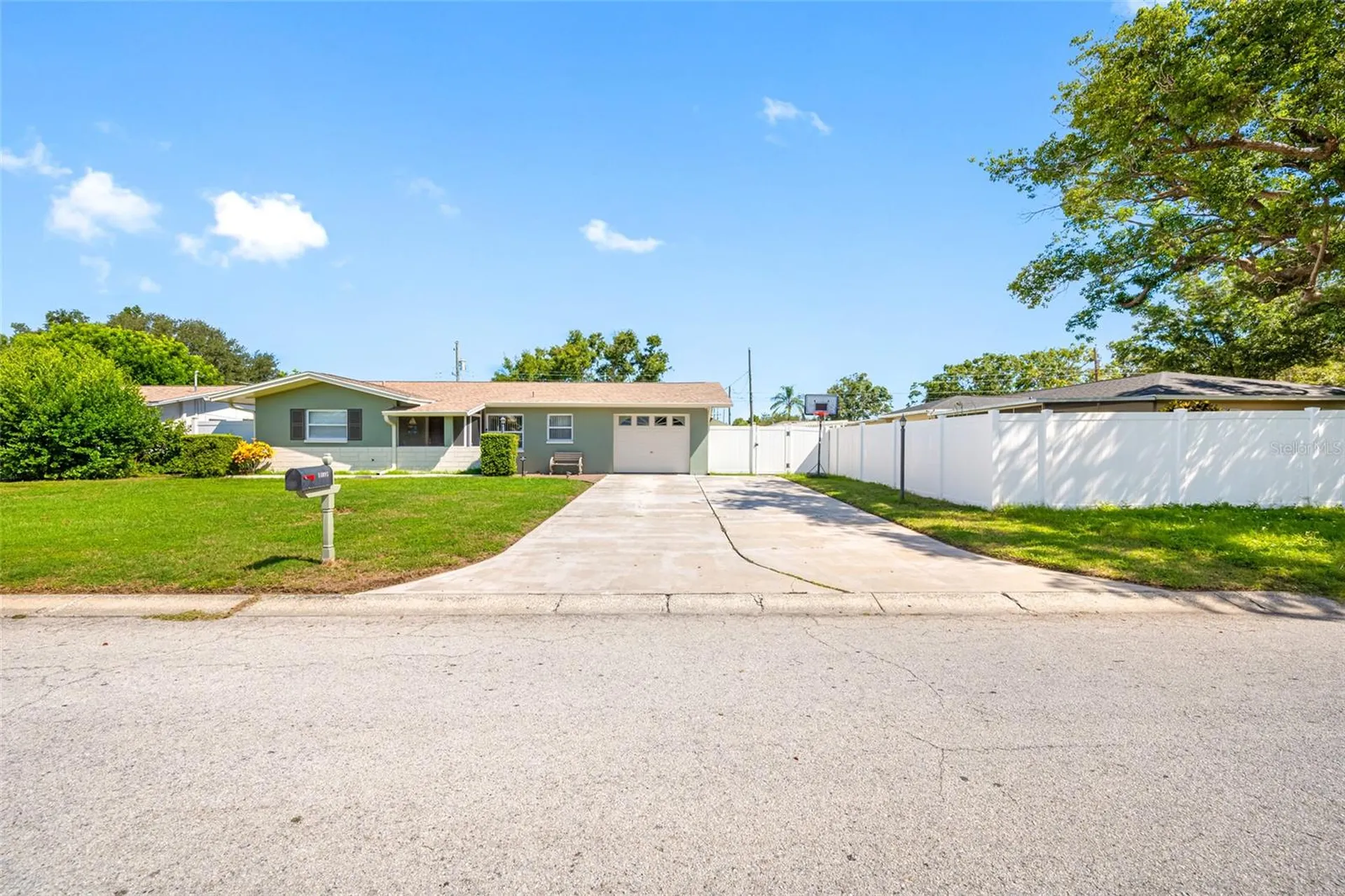 14095 Chamberlain Avenue Largo FL 33774