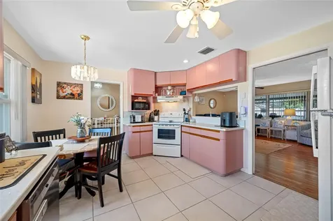 14095 Chamberlain Avenue Largo FL 33774