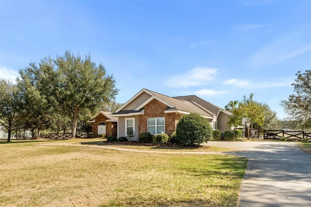 17651 NW 256th Street High Springs FL 32643