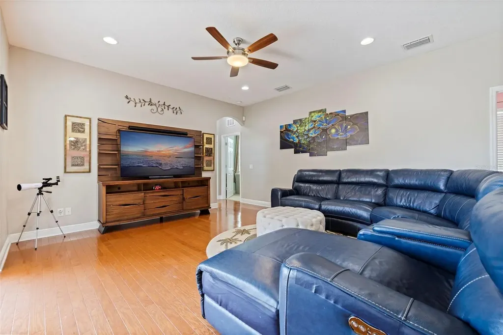 5844 95th Avenue N Pinellas Park FL 33782