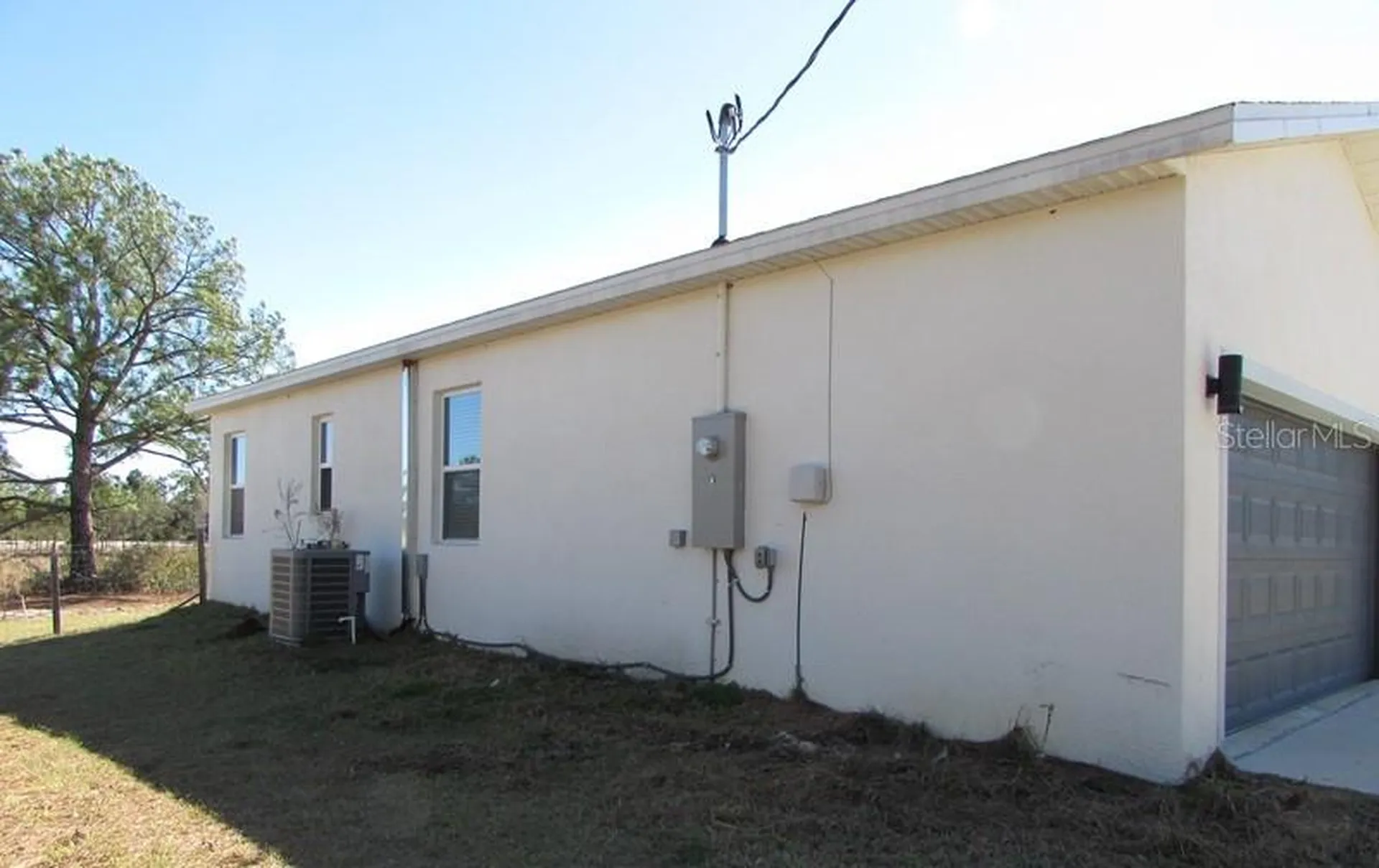 10 Fisher Loop Ocklawaha FL 32179