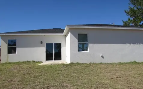 10 Fisher Loop Ocklawaha FL 32179