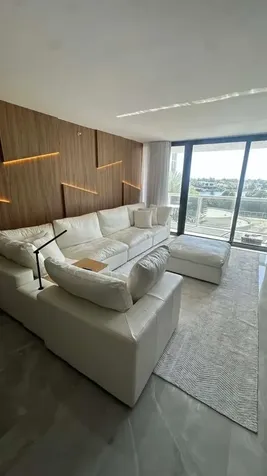 20505 E Country Club Drive Miami FL 33180