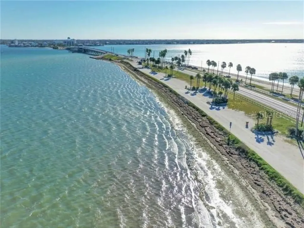 438 Lafayette Boulevard Oldsmar FL 34677