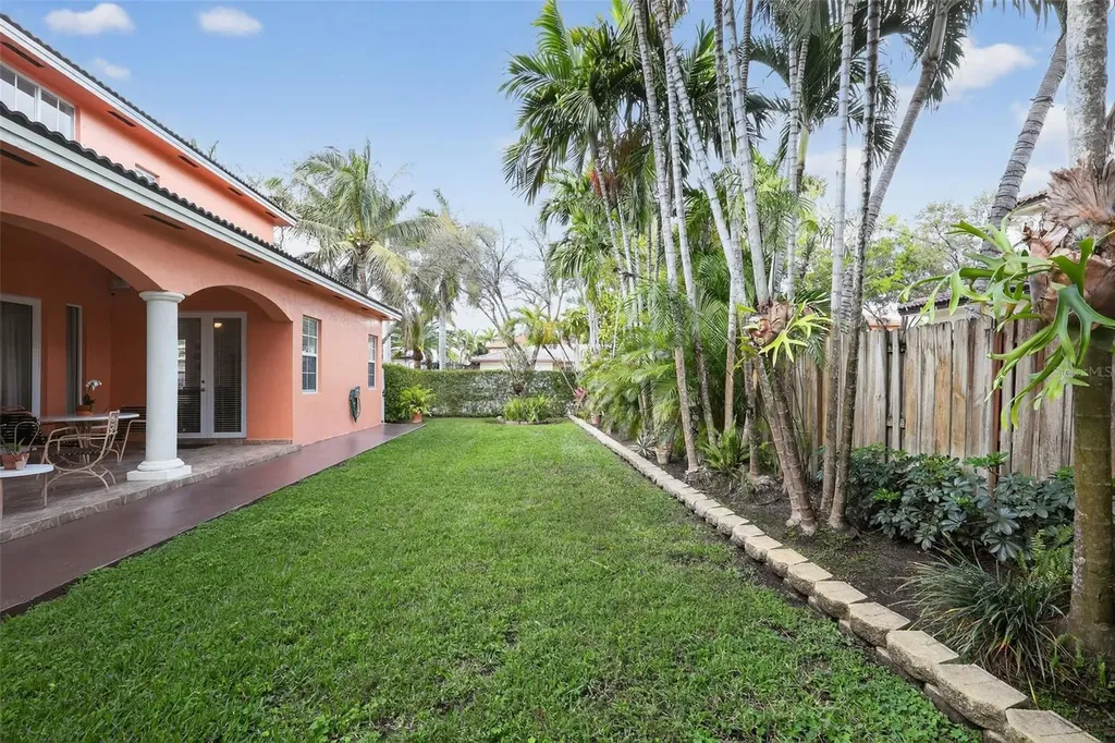 16613 NW 77th Path Miami Lakes FL 33016